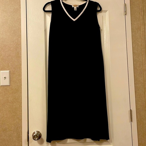 Talbots Dresses & Skirts - Ladies Talbots MD Petites dress below the knee